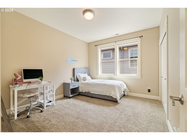 8175 Sw LAURELWOOD Ct, Portland, OR 97225
