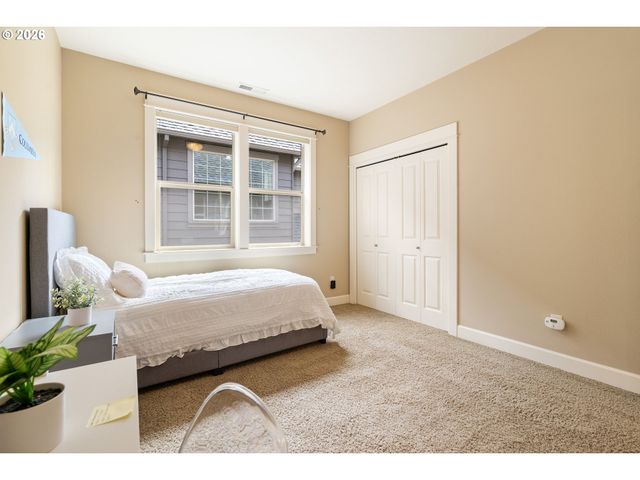 8175 Sw LAURELWOOD Ct, Portland, OR 97225