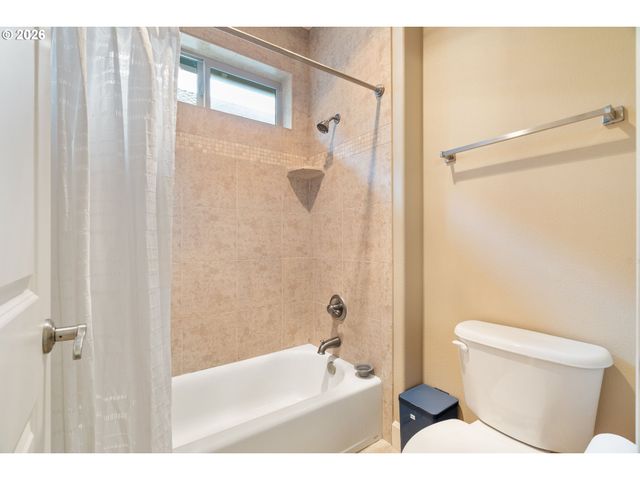 8175 Sw LAURELWOOD Ct, Portland, OR 97225