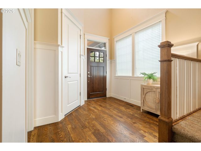 8175 Sw LAURELWOOD Ct, Portland, OR 97225