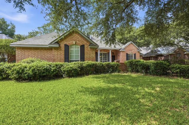 3318 Summergrove Drive, Arlington, TX 76001