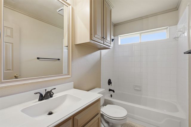 3318 Summergrove Drive, Arlington, TX 76001
