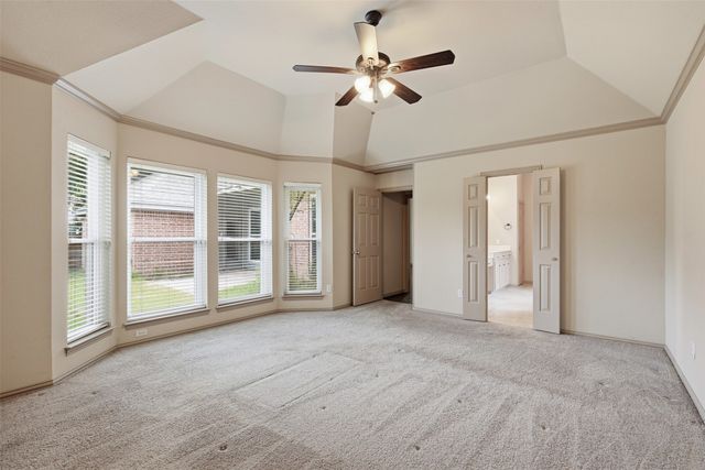 3318 Summergrove Drive, Arlington, TX 76001
