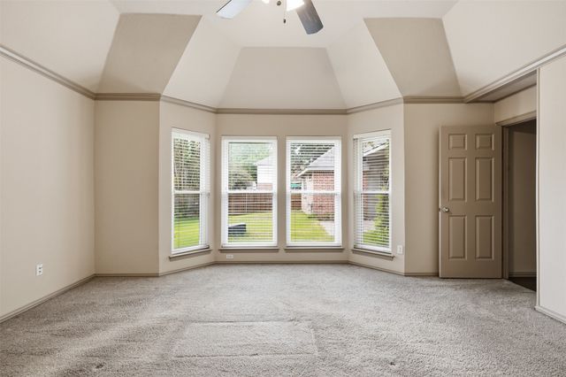 3318 Summergrove Drive, Arlington, TX 76001