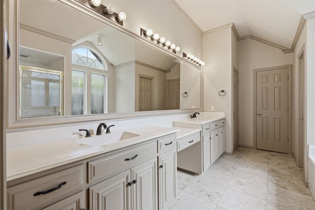 3318 Summergrove Drive, Arlington, TX 76001