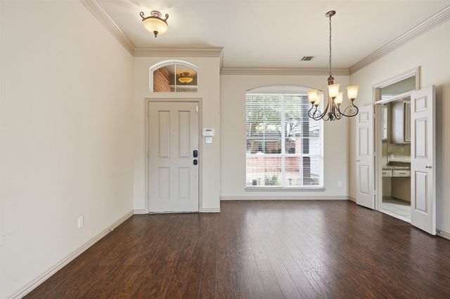 3318 Summergrove Drive, Arlington, TX 76001