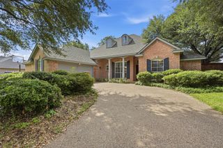 3318 Summergrove Drive, Arlington, TX 76001