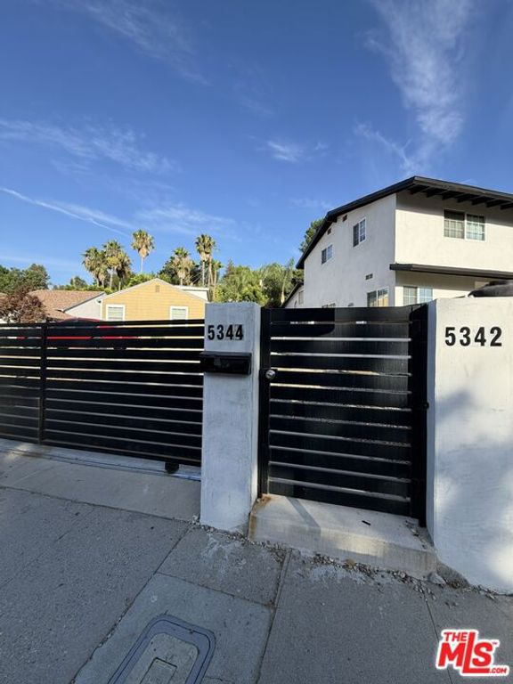 5342 Don Pio Drive, Los Angeles, CA 91364