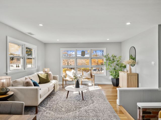 27 Hodgkins Rd, Rockport, MA 01966