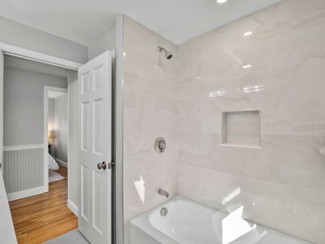 27 Hodgkins Rd, Rockport, MA 01966