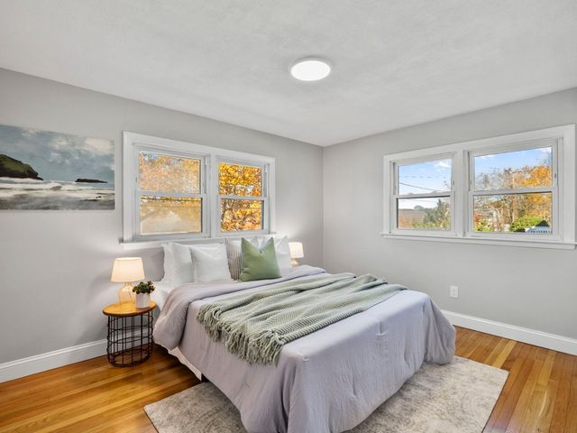 27 Hodgkins Rd, Rockport, MA 01966