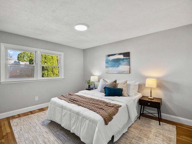 27 Hodgkins Rd, Rockport, MA 01966