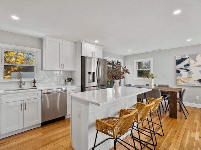 27 Hodgkins Rd, Rockport, MA 01966