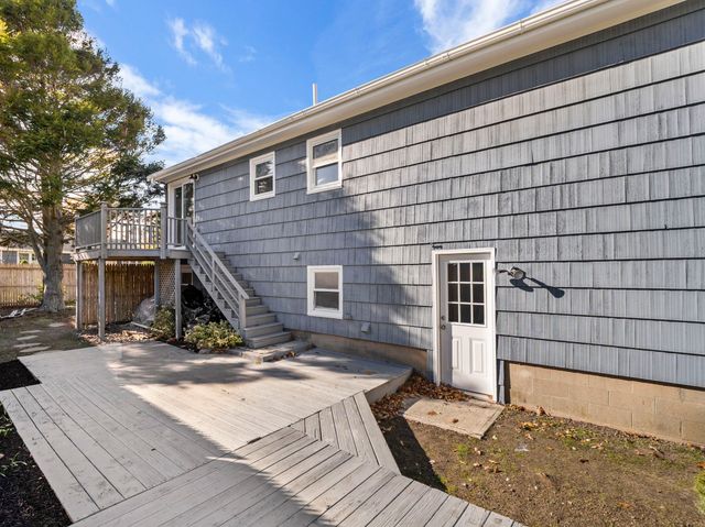 27 Hodgkins Rd, Rockport, MA 01966