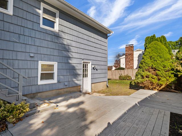 27 Hodgkins Rd, Rockport, MA 01966