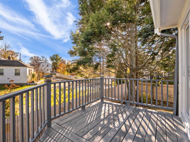 27 Hodgkins Rd, Rockport, MA 01966