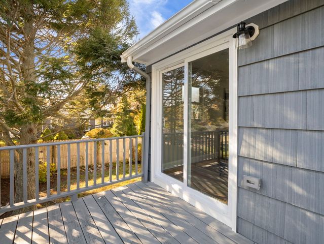 27 Hodgkins Rd, Rockport, MA 01966