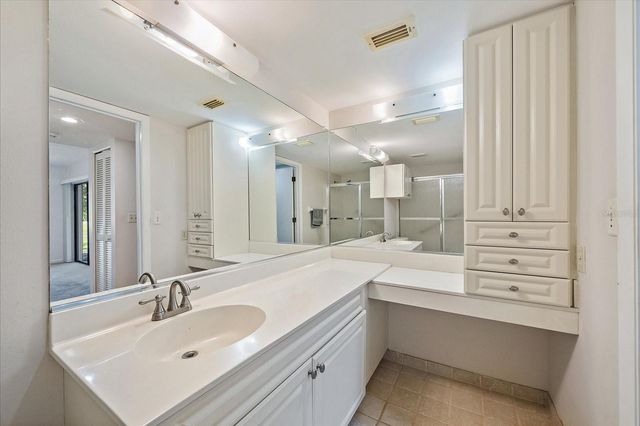 7742 EAGLE CREEK DRIVE 7524, Sarasota, FL 34243