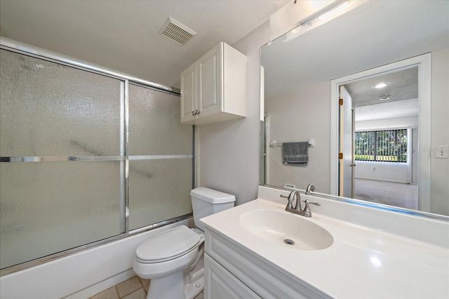 7742 EAGLE CREEK DRIVE 7524, Sarasota, FL 34243