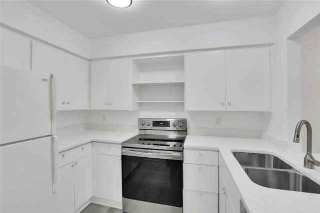 5881 Preston View Boulevard 177, Dallas, TX 75240