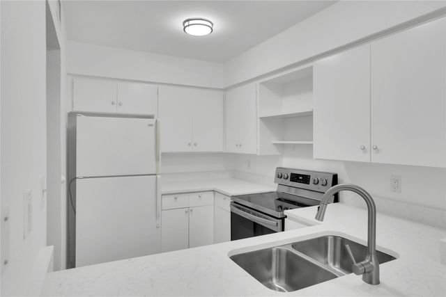 5881 Preston View Boulevard 177, Dallas, TX 75240