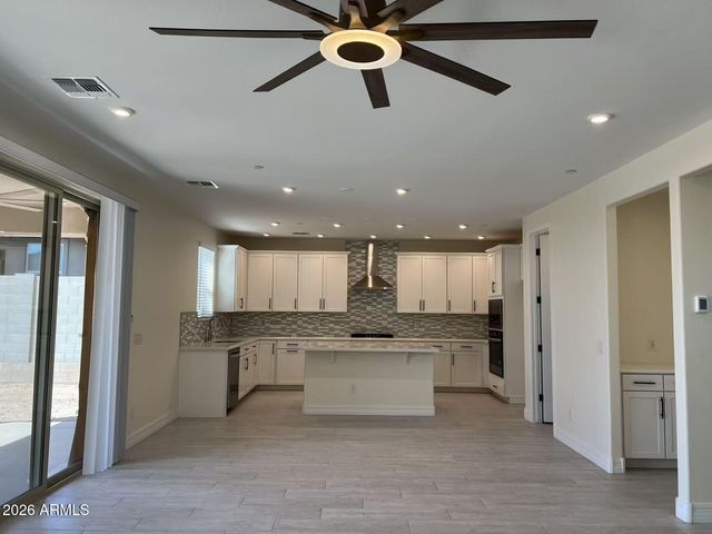 13359 W EAGLE FEATHER Road, Peoria, AZ 85383