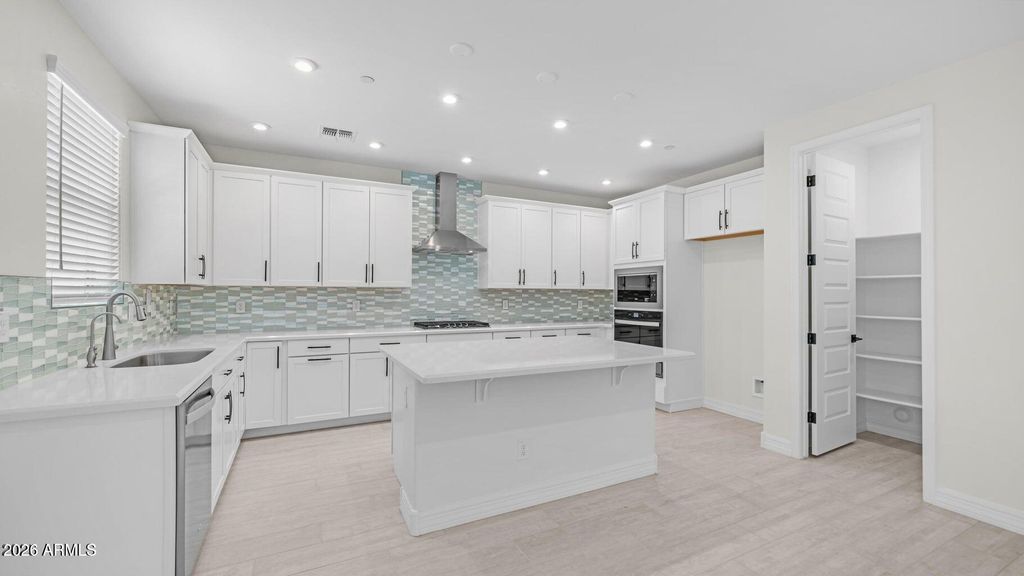 13359 W EAGLE FEATHER Road, Peoria, AZ 85383