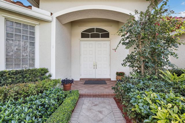 2445 Eagle Run Way, Weston, FL 33327