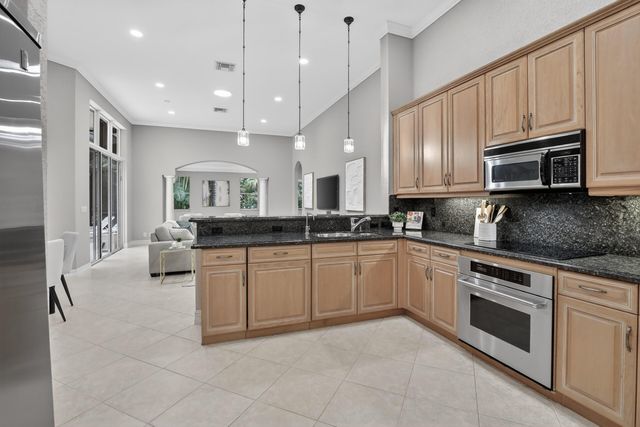 2445 Eagle Run Way, Weston, FL 33327