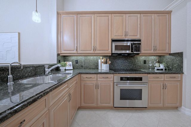 2445 Eagle Run Way, Weston, FL 33327