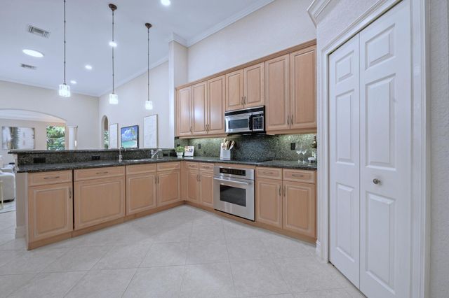 2445 Eagle Run Way, Weston, FL 33327