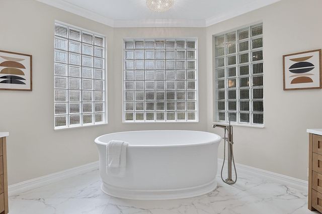 2445 Eagle Run Way, Weston, FL 33327