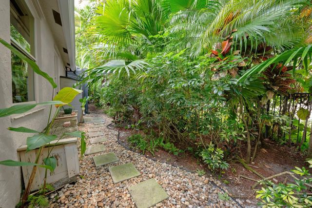 2445 Eagle Run Way, Weston, FL 33327