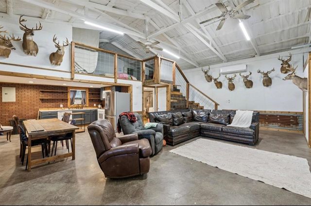 32700 Tincup Drive, Shawnee, OK 74804