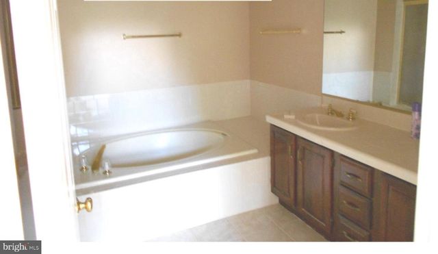 12020 LISA MARIE CT, Fairfax, VA 22033