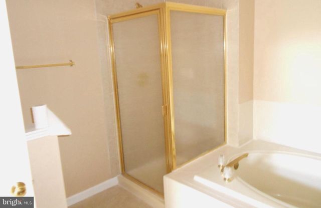 12020 LISA MARIE CT, Fairfax, VA 22033