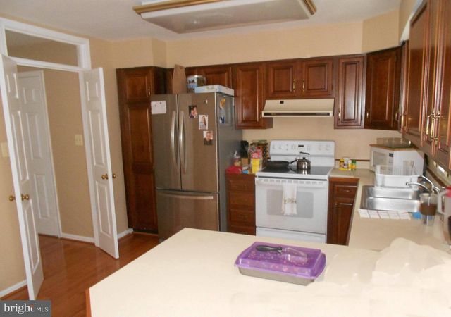 12020 LISA MARIE CT, Fairfax, VA 22033