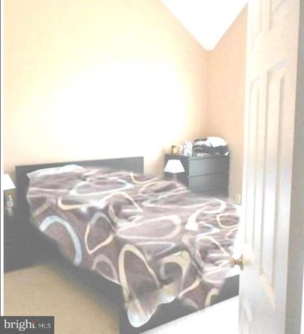 12020 LISA MARIE CT, Fairfax, VA 22033