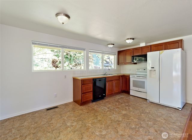 2508 S 284th Street, Federal Way, WA 98003