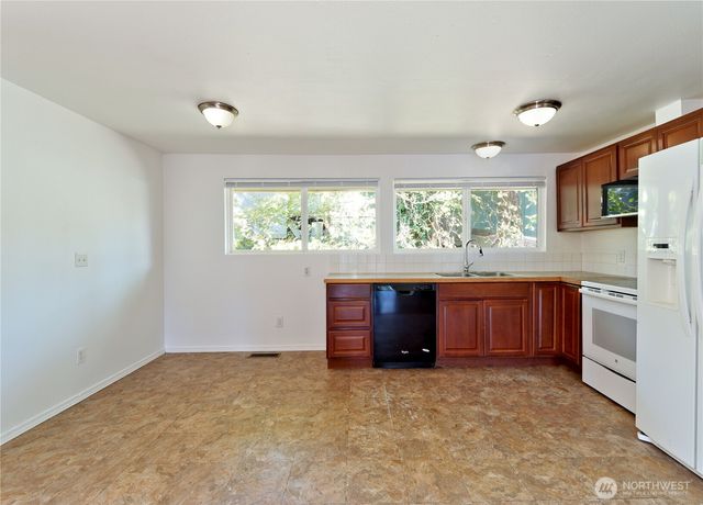 2508 S 284th Street, Federal Way, WA 98003