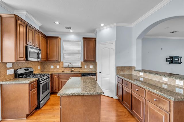 1821 Woodbend Village Court, Houston, TX 77055