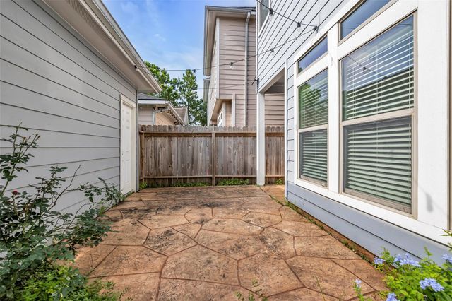 1821 Woodbend Village Court, Houston, TX 77055