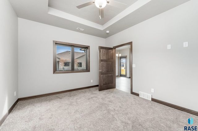 2028 S SONOMA Pl, Sioux Falls, SD 57106