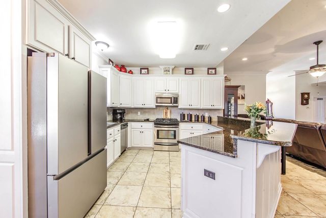 256 Tulip Dr, Houma, LA 70360