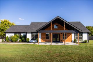12092 Guyll Ridge Road, Rogers, AR 72756