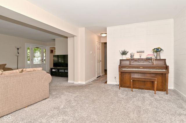 31 Robinwood Drive, Brownsburg, IN 46112