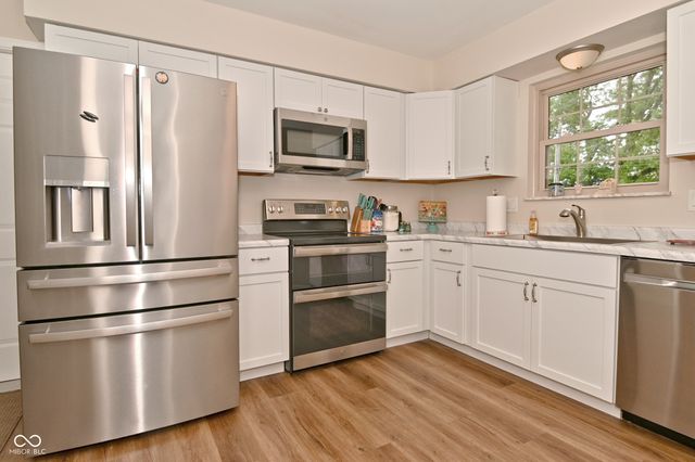 31 Robinwood Drive, Brownsburg, IN 46112