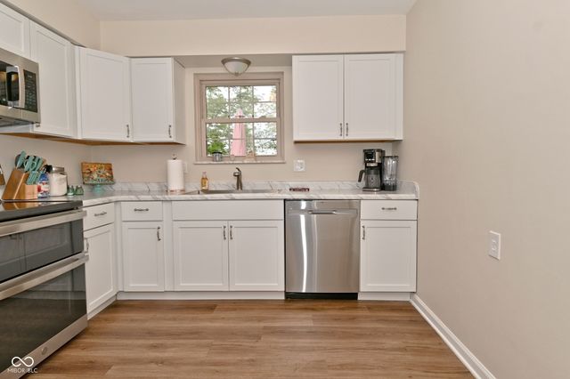 31 Robinwood Drive, Brownsburg, IN 46112