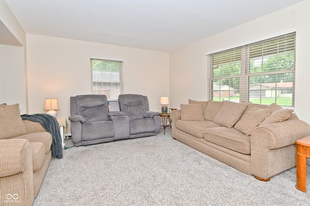 31 Robinwood Drive, Brownsburg, IN 46112