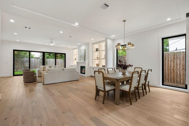 2628 Sunset Boulevard, West University Place, TX 77005